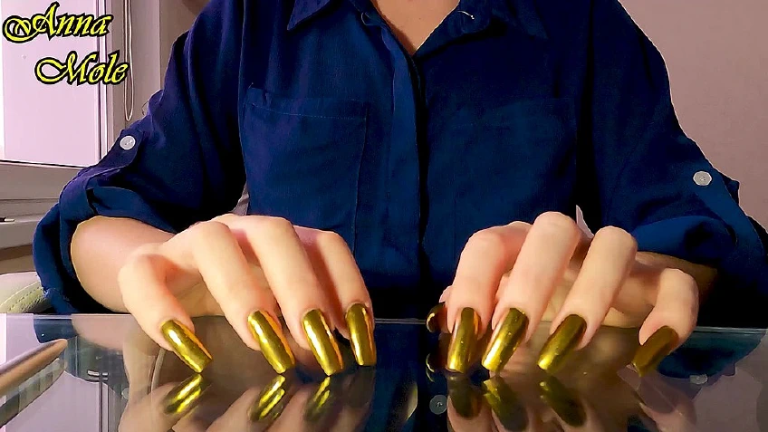 Tapping Nails Golden Nails